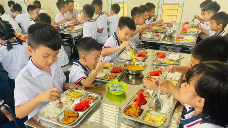Công Ty TNHH Suất Ăn Công Nghiệp Danh Thành Phát